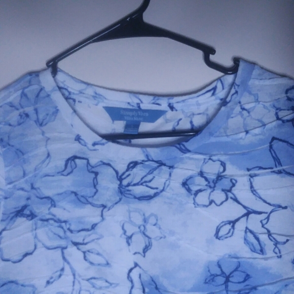 Simply Vera Blouse - Picture 3 of 4